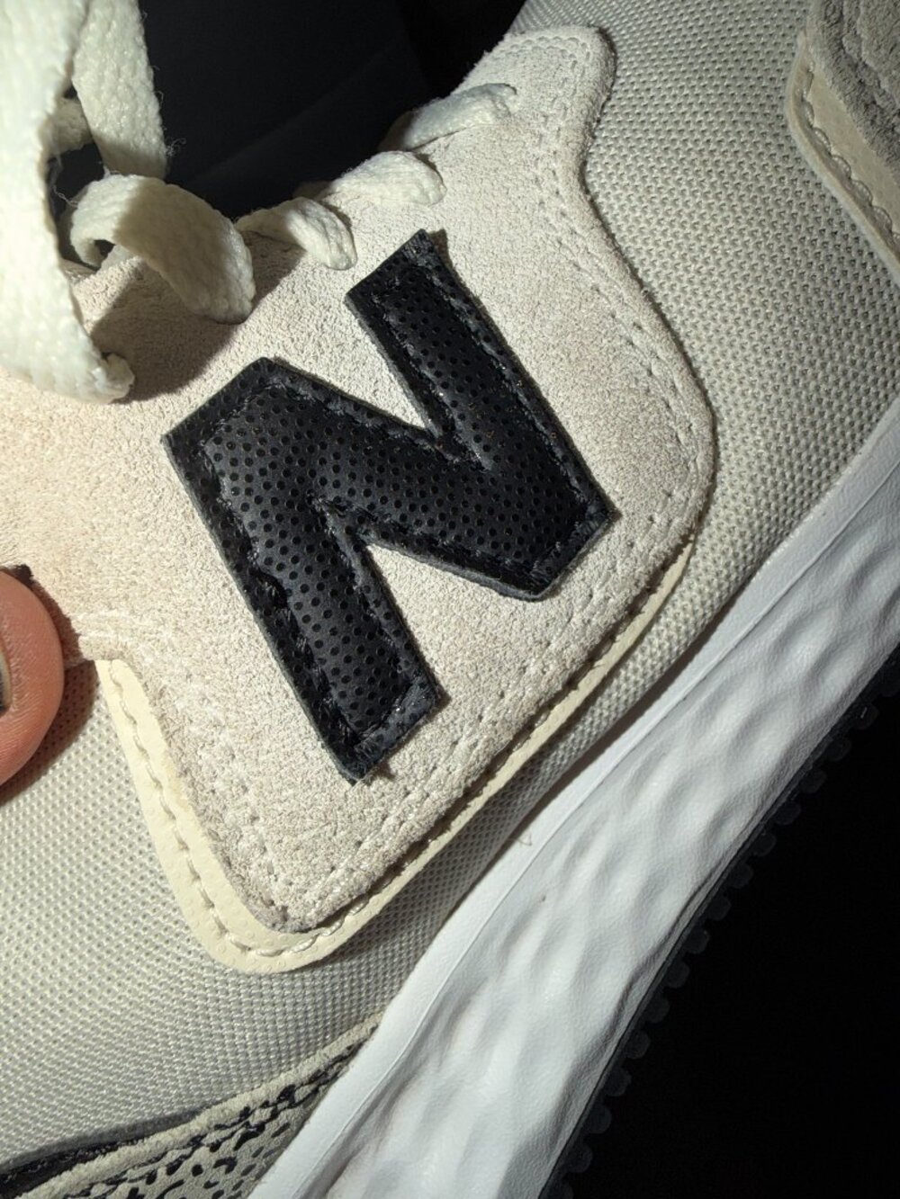 New Balance Fresh Foam Roav (Beige/Black)